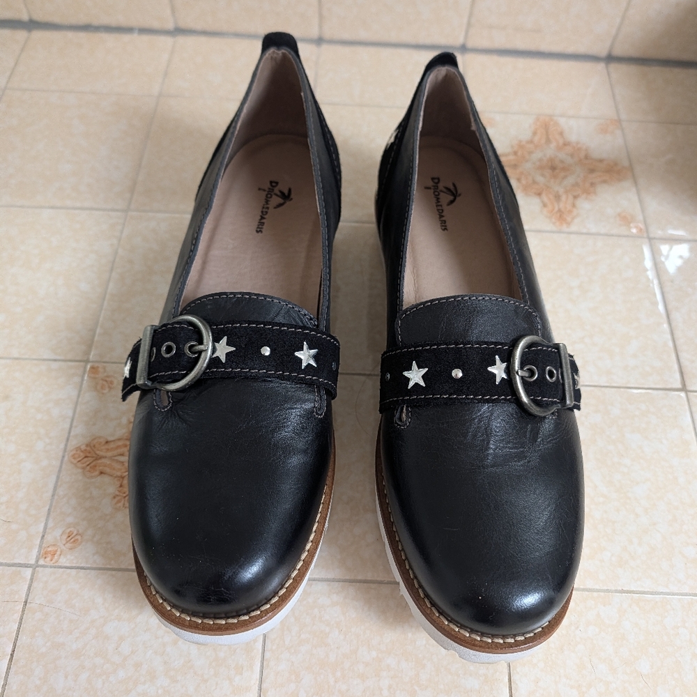 Dromedaris Black Star-Embellished Loafers